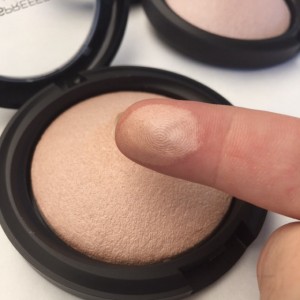 Models Prefer Soft Touch Mineral Powder