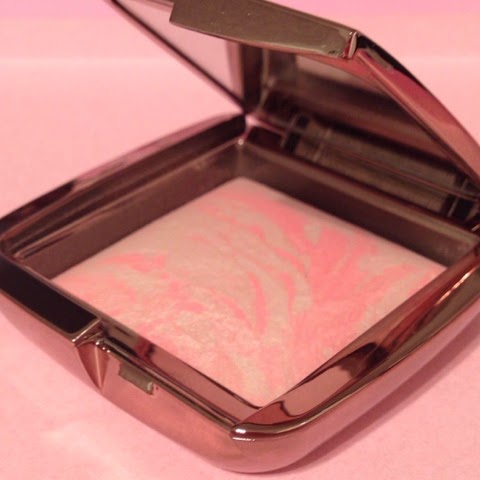 First impressions – Hourglass Ambient Lighting blush.